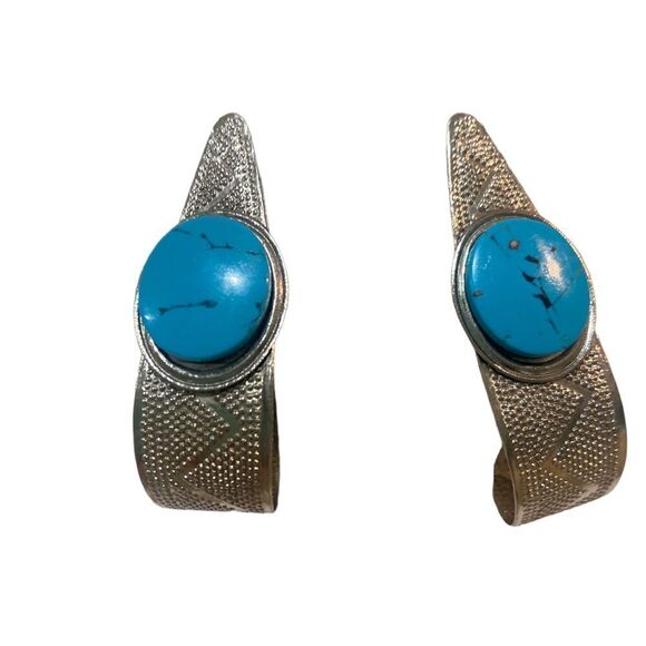 Vintage pierced zig zag textured silver tone faux turquoise stones earrings - Picture 1 of 8